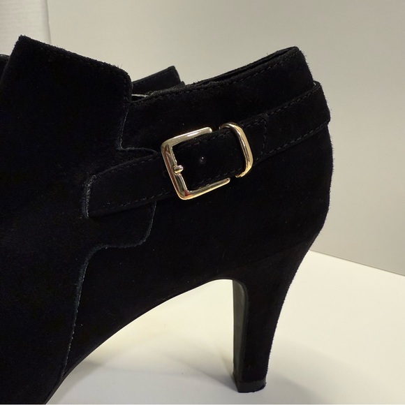 Clarks Brier Milan Black Suede Heeled Ankle Booties Women’s 9M - Picture 6 of 12